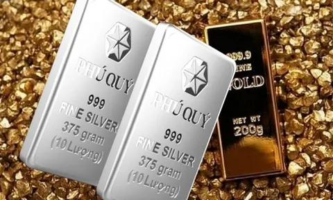 Giá bạc lao dốc, 'bốc hơi' hơn 7 triệu đồng sau một đêm