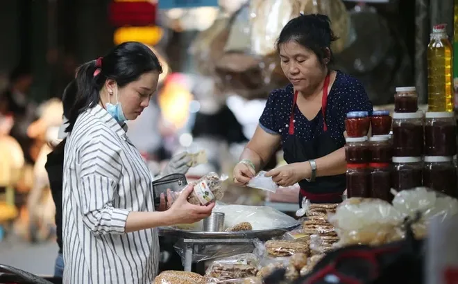 Đề xuất năm 2026 không xử phạt bằng tiền với hộ kinh doanh chuyển sang kê khai